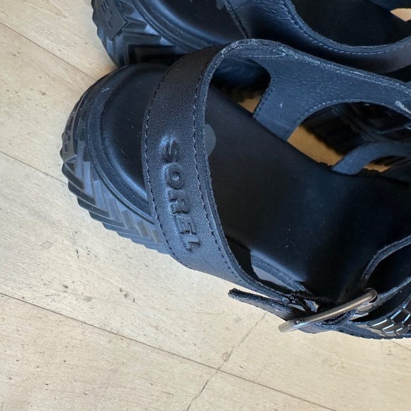 New Sorel Black Fisherman lug sole sandal, 10, PG1473 - Picture 6 of 6